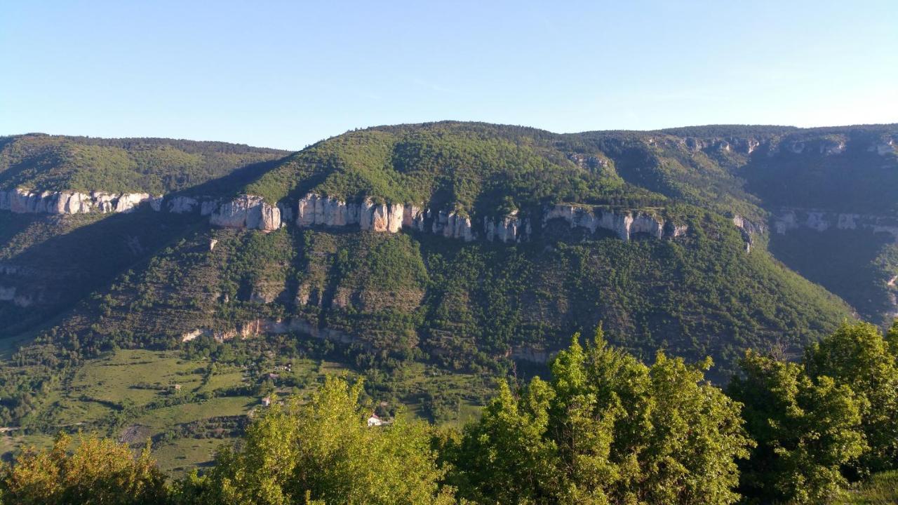 Camping Au Tour De L'Aveyron L'Hospitalet-du-Larzac Exterior photo